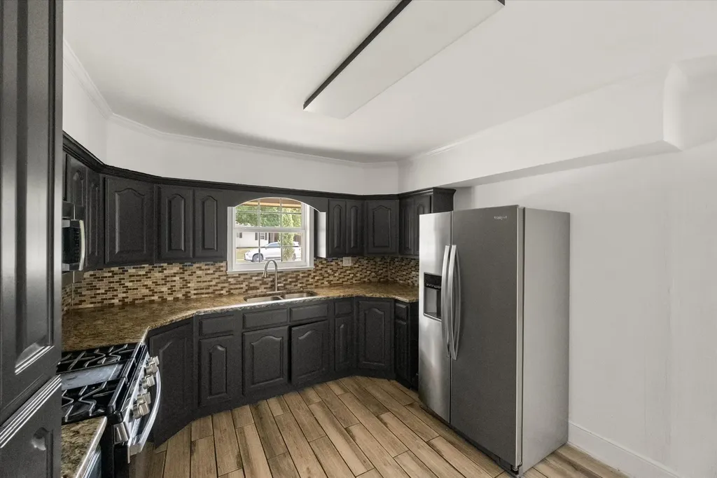 2454 Revere Drive Irving TX 75061