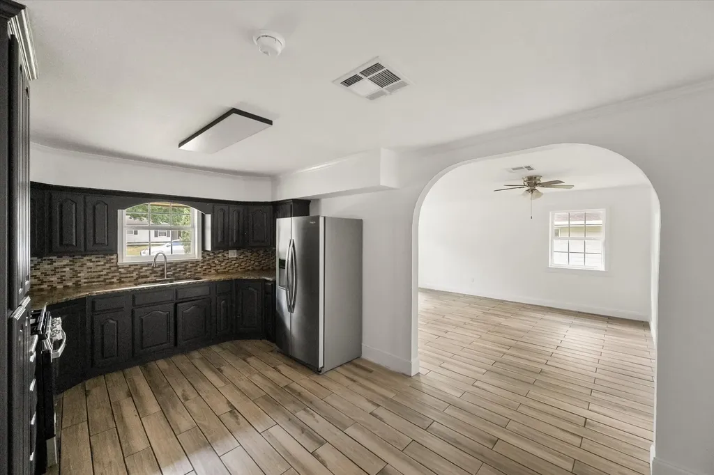 2454 Revere Drive Irving TX 75061