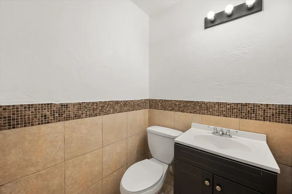 2454 Revere Drive Irving TX 75061