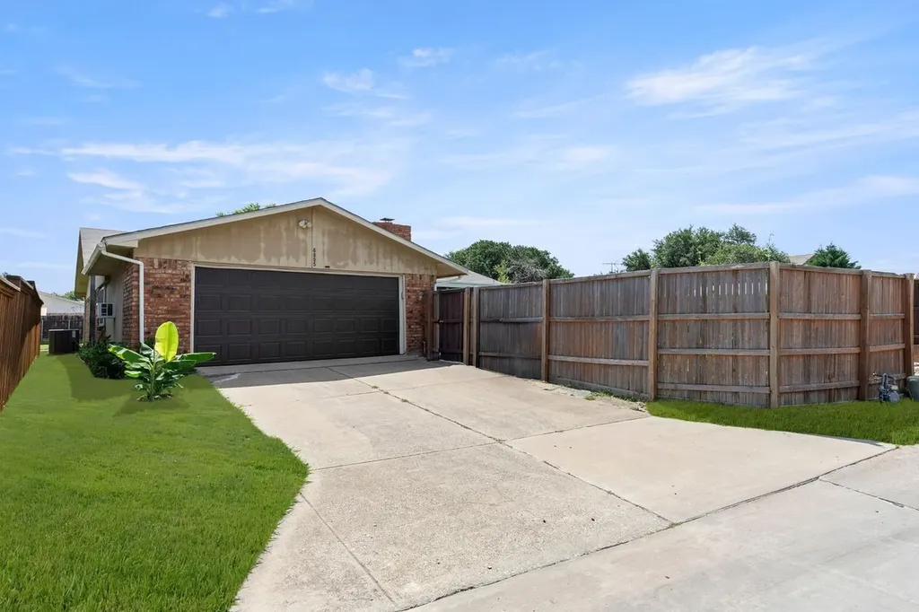 6005 Blair Oaks Drive The Colony TX 75056