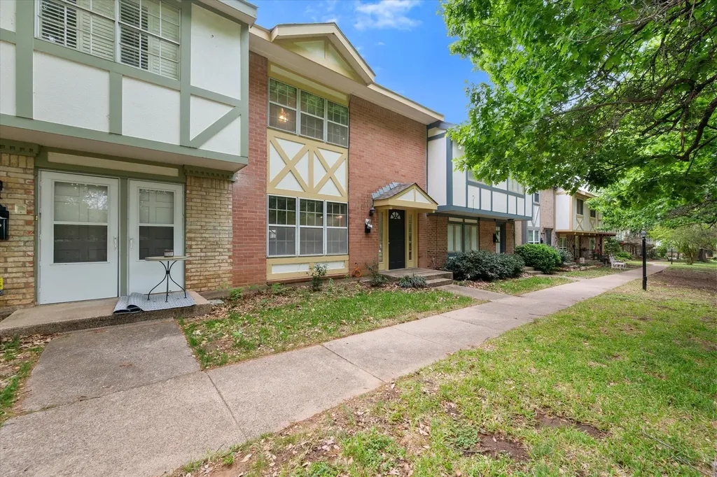 376 Westview Terrace Arlington TX 76013