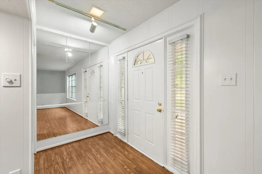 376 Westview Terrace Arlington TX 76013