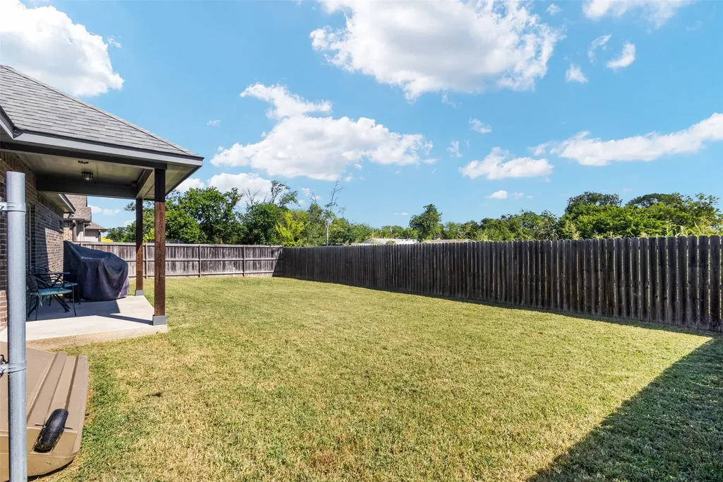 591 E Eubank Street Mabank TX 75147