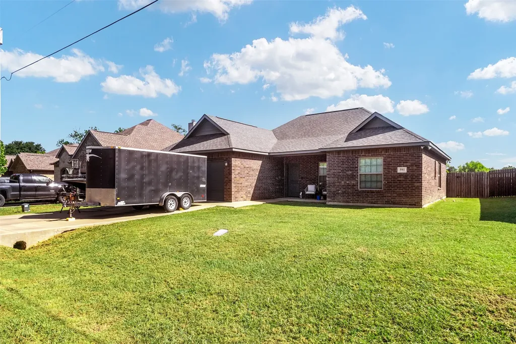 591 E Eubank Street Mabank TX 75147