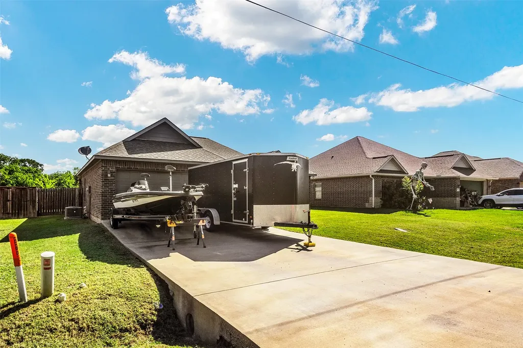 591 E Eubank Street Mabank TX 75147