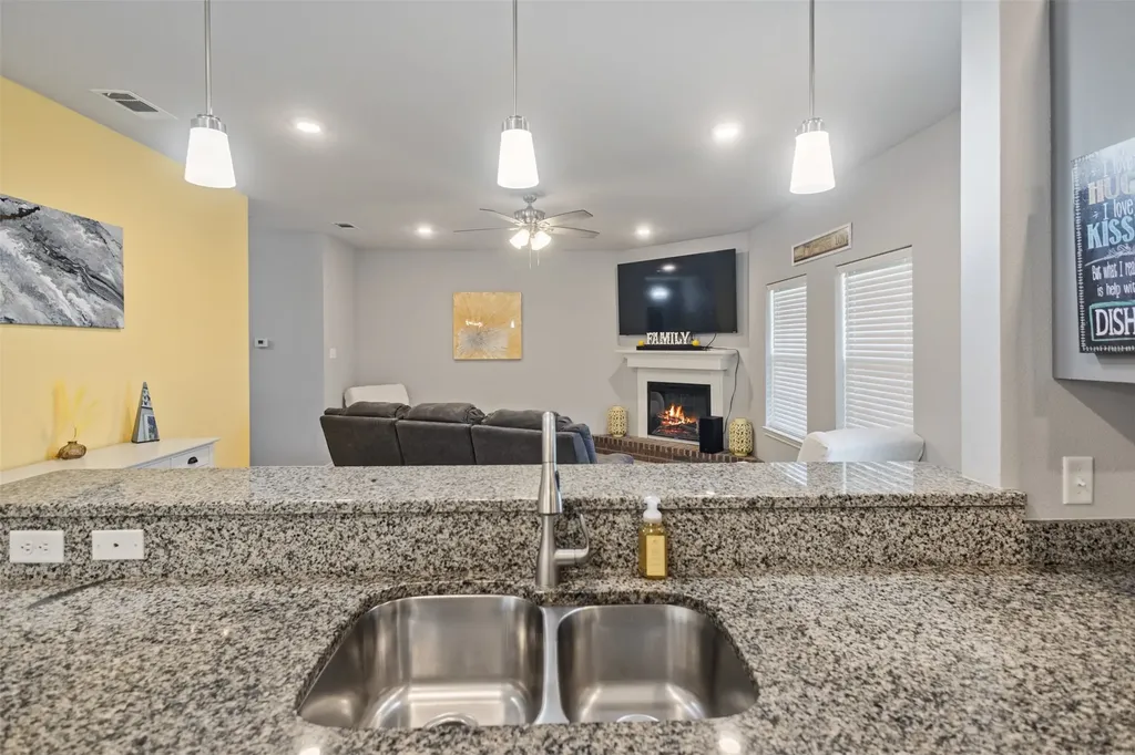 591 E Eubank Street Mabank TX 75147