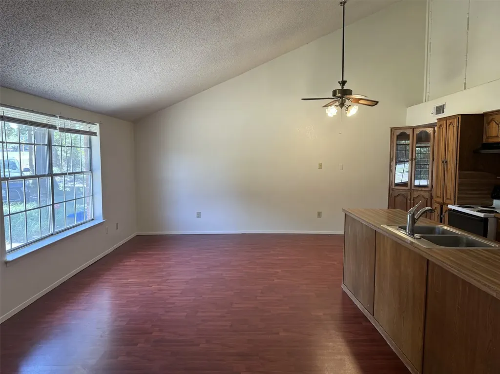 8171 E Mckinney Denton TX 76208