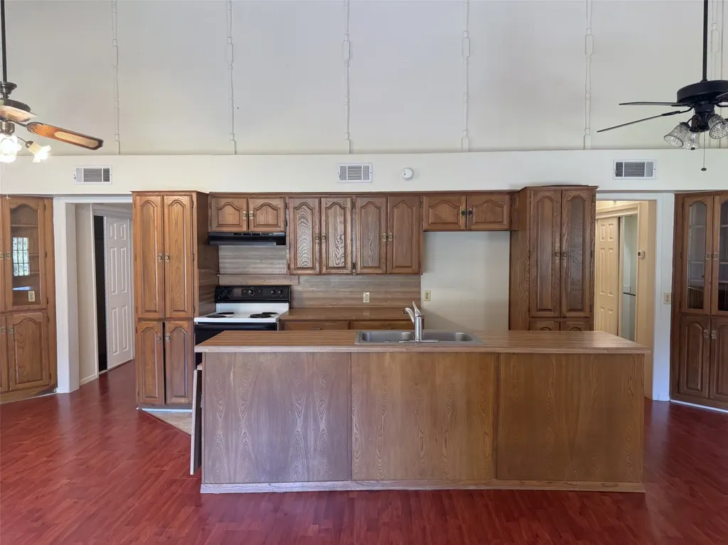 8171 E Mckinney Denton TX 76208