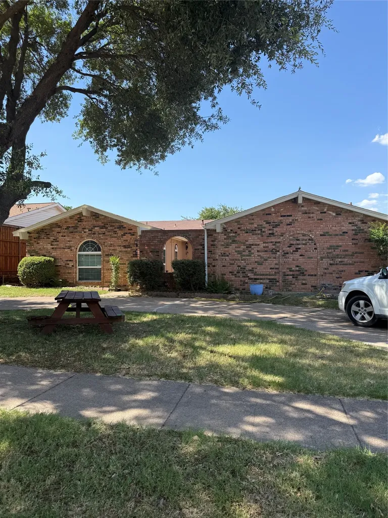 1801 Tameria Drive Irving TX 75060