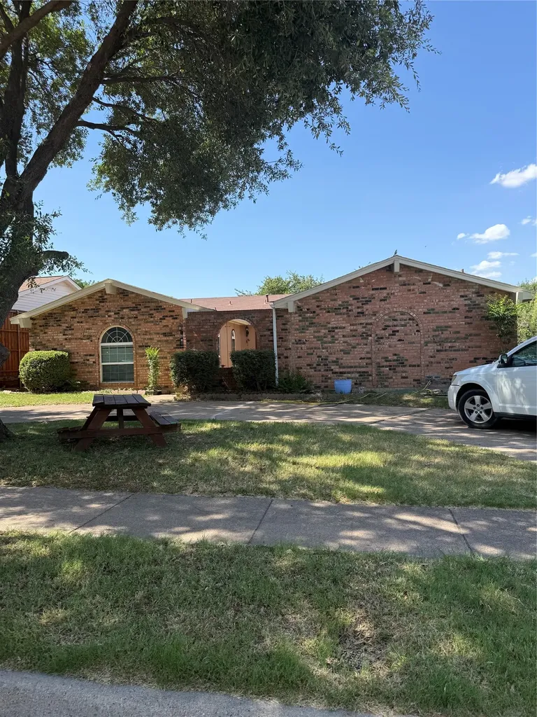 1801 Tameria Drive Irving TX 75060
