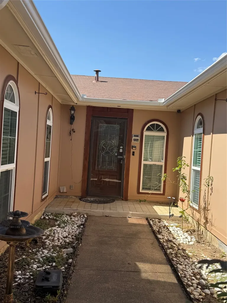 1801 Tameria Drive Irving TX 75060