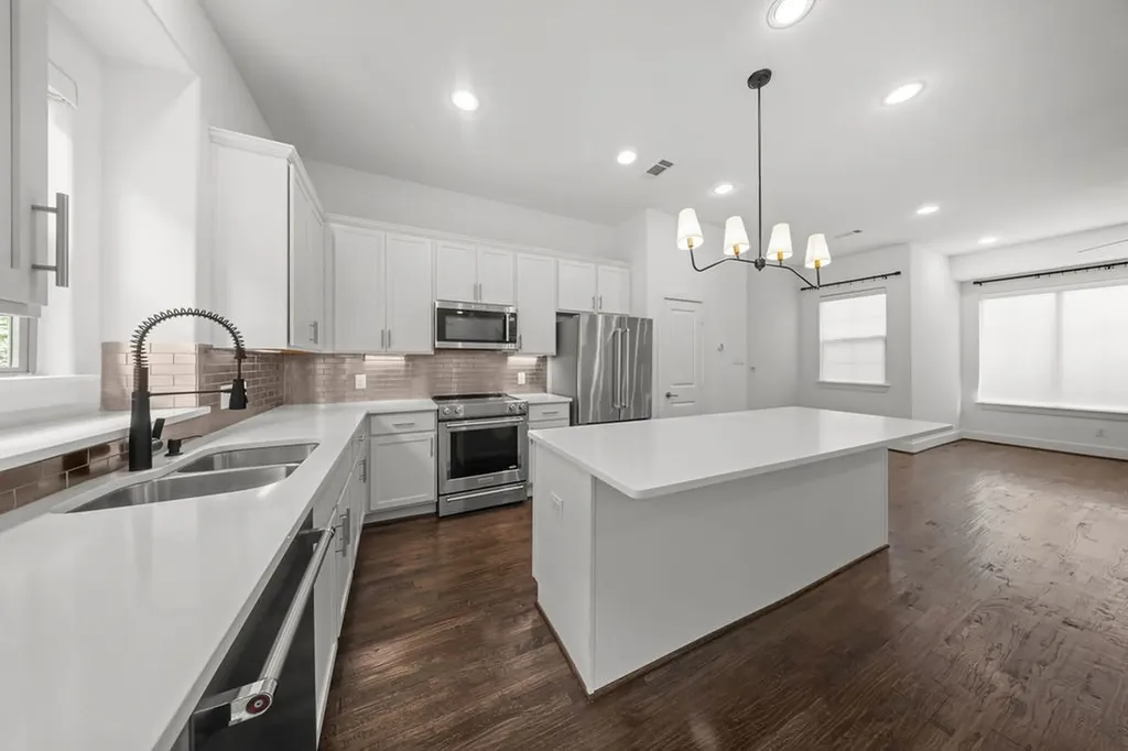 5811 Bryan Parkway Dallas TX 75206