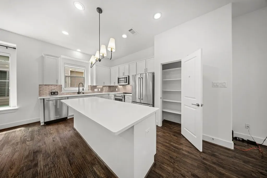 5811 Bryan Parkway Dallas TX 75206