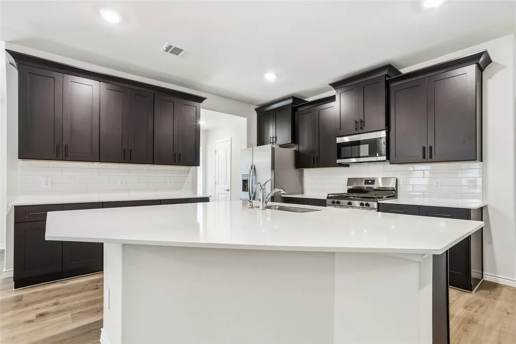 3685 Zenith Road Grand Prairie TX 75052