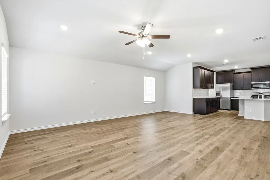 3685 Zenith Road Grand Prairie TX 75052