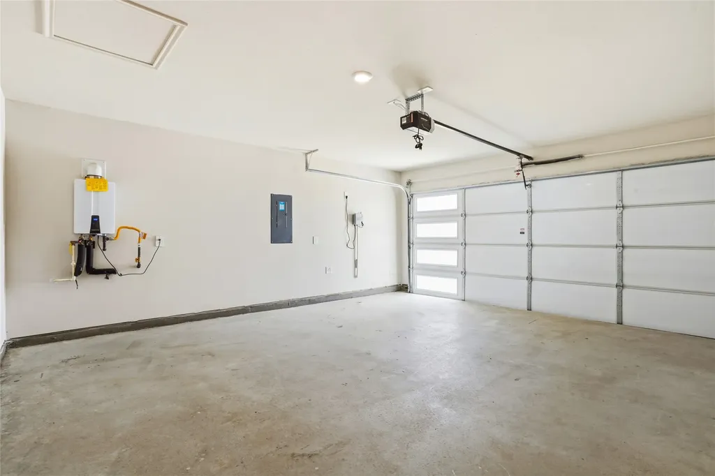3685 Zenith Road Grand Prairie TX 75052
