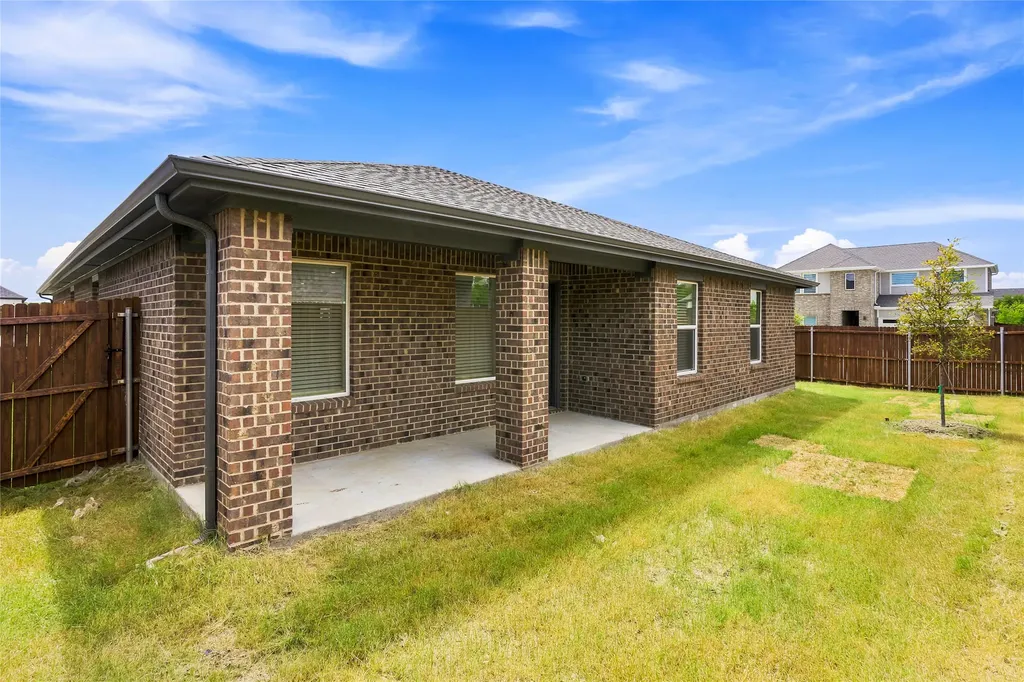 3685 Zenith Road Grand Prairie TX 75052