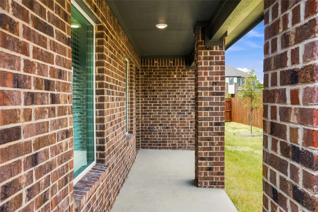 3685 Zenith Road Grand Prairie TX 75052