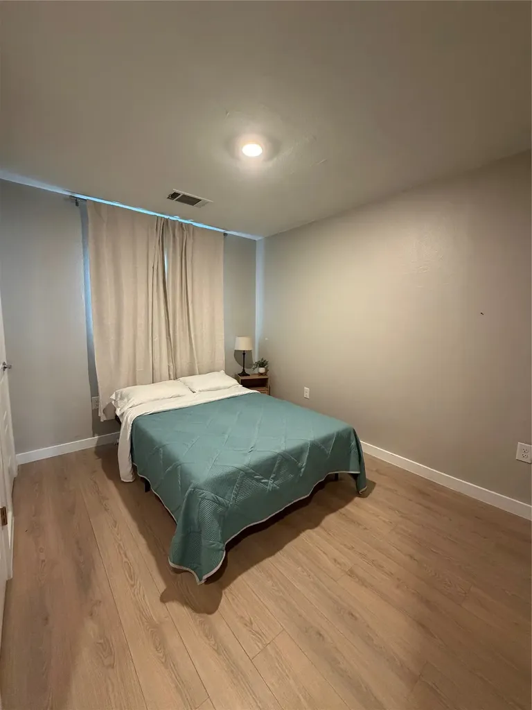 1406 Mentor Avenue Dallas TX 75216