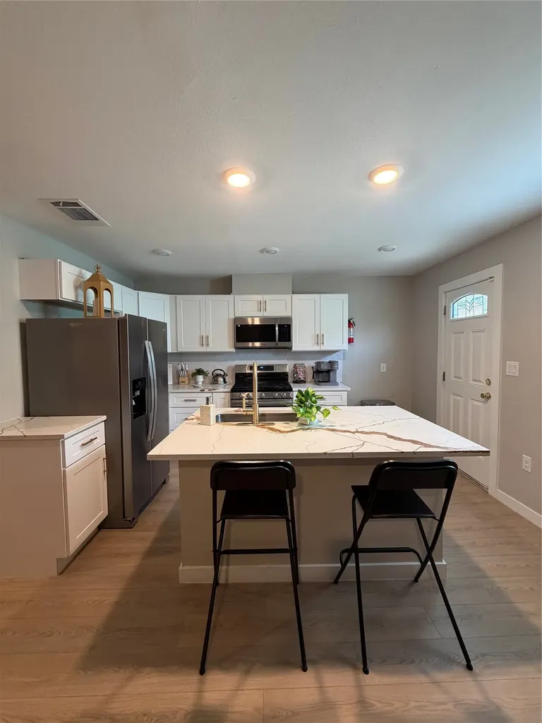 1406 Mentor Avenue Dallas TX 75216