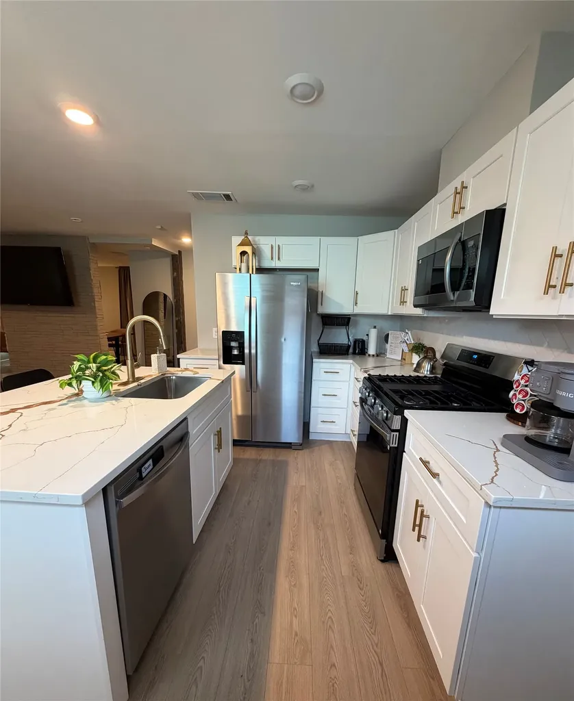 1406 Mentor Avenue Dallas TX 75216