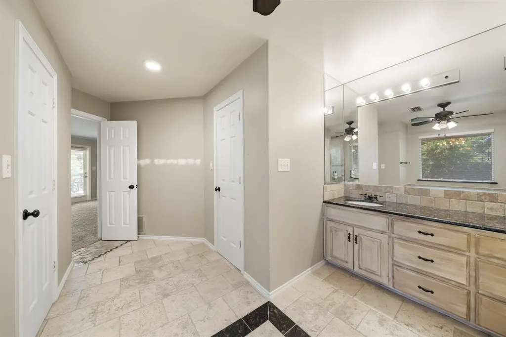 917 Hills Creek Drive Mckinney TX 75072