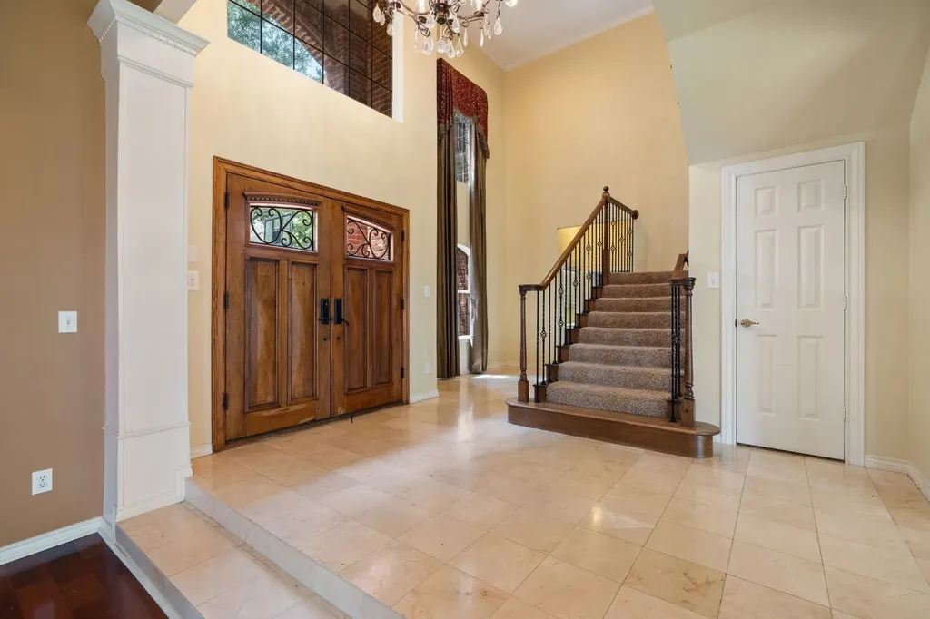 917 Hills Creek Drive Mckinney TX 75072