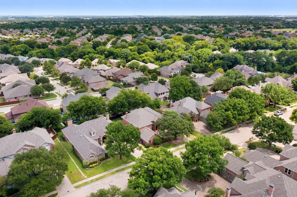 917 Hills Creek Drive Mckinney TX 75072