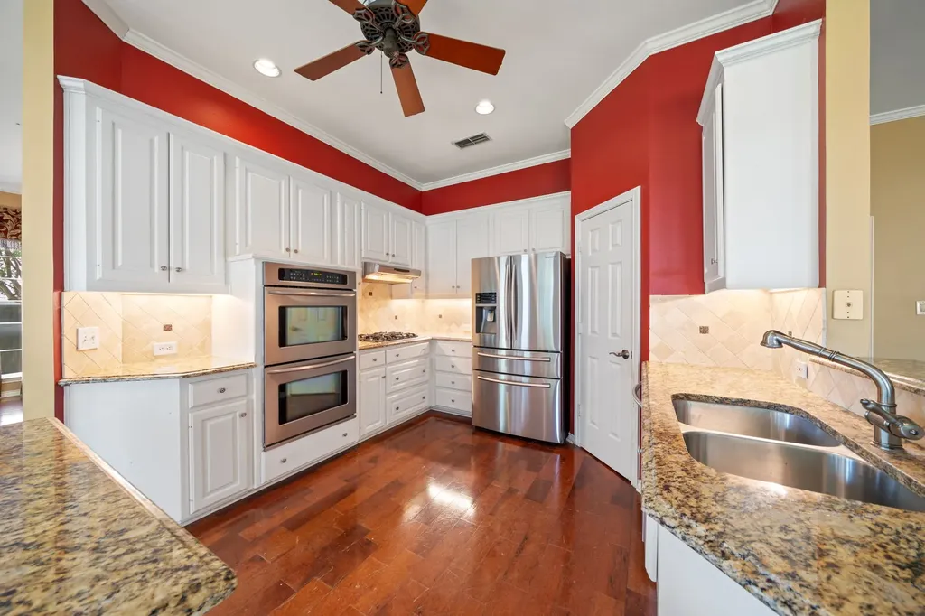 917 Hills Creek Drive Mckinney TX 75072
