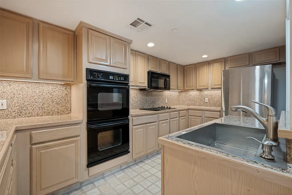 4242 Lomo Alto Drive Highland Park TX 75219