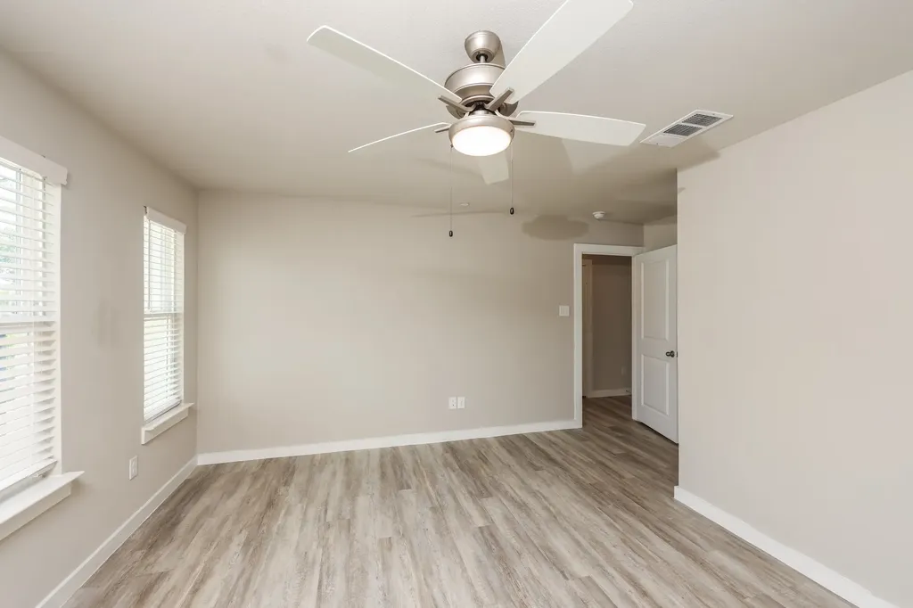 622 Ava Trail Lewisville TX 75057