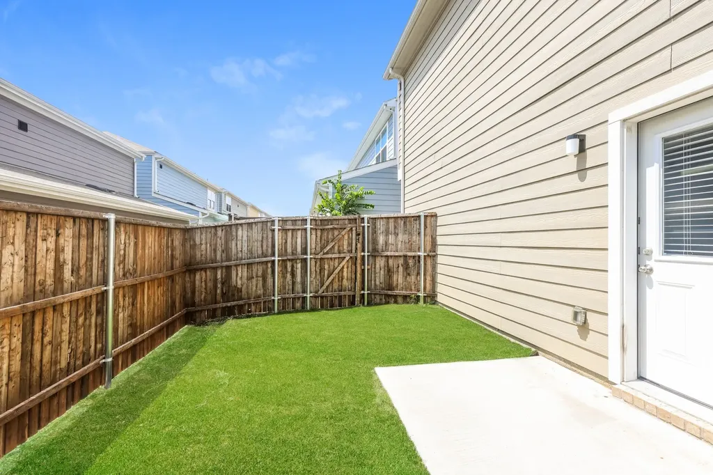 622 Ava Trail Lewisville TX 75057