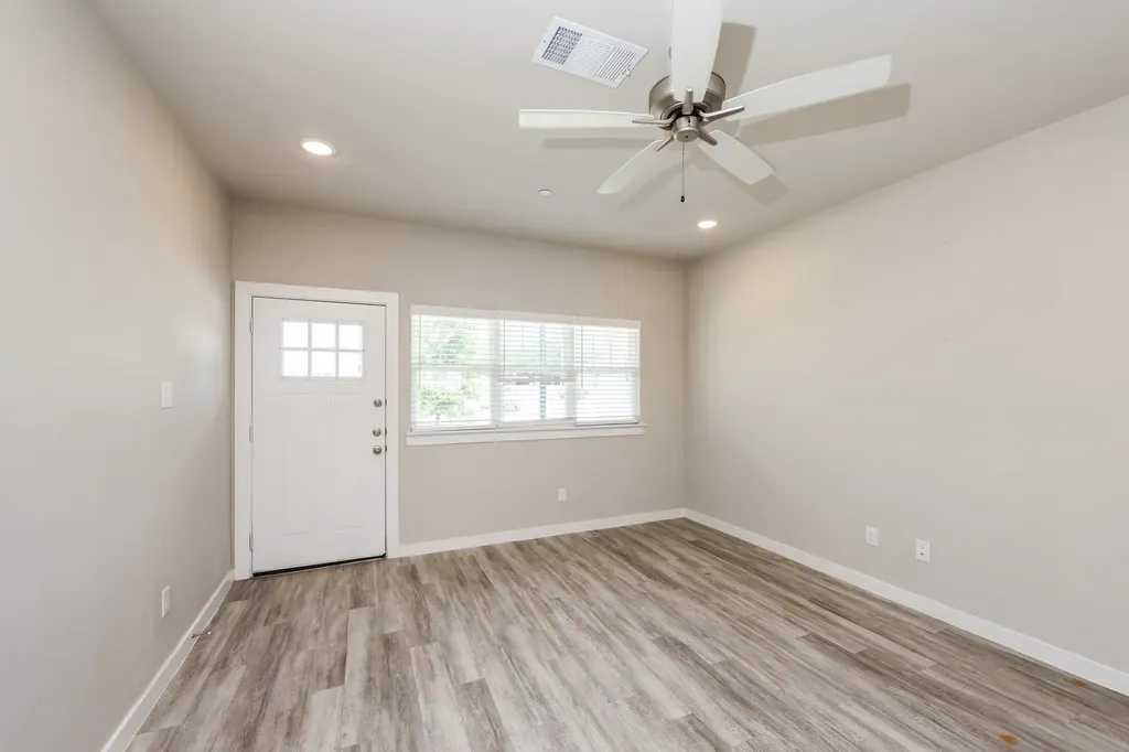 622 Ava Trail Lewisville TX 75057