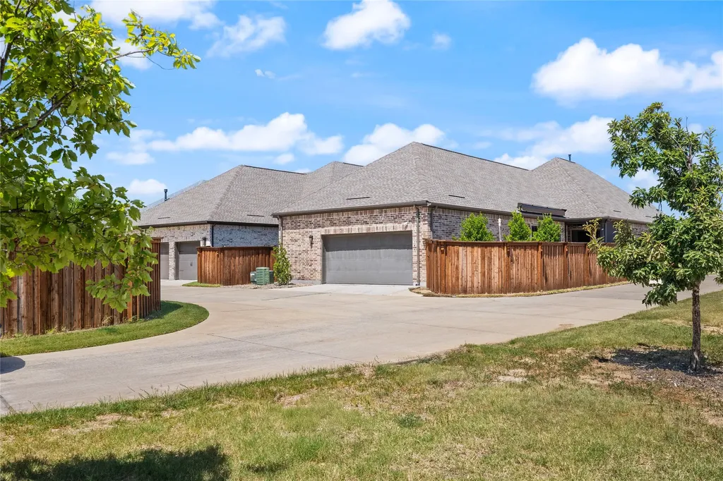 4800 Cypress Thorn Drive Arlington TX 76005