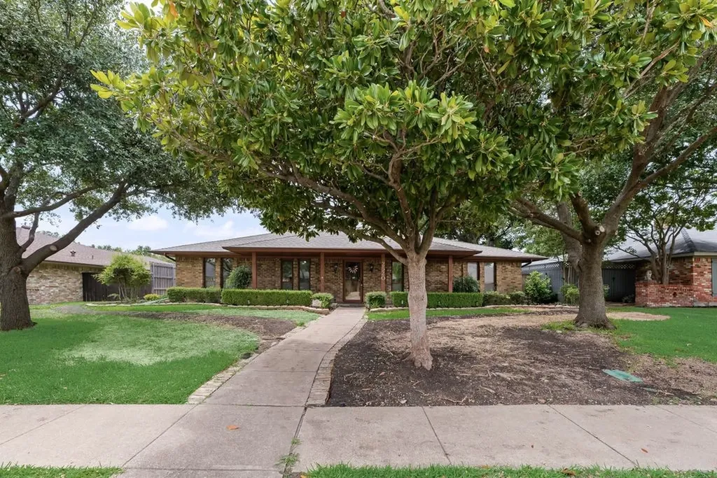 2520 Coleshire Drive Plano TX 75075