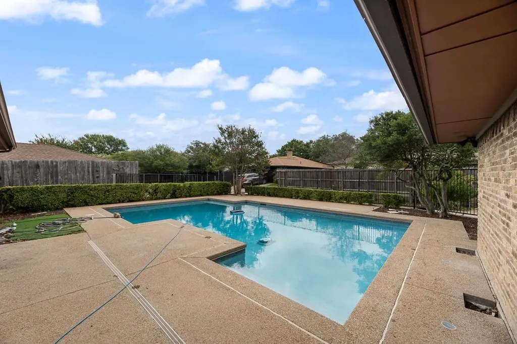 2520 Coleshire Drive Plano TX 75075
