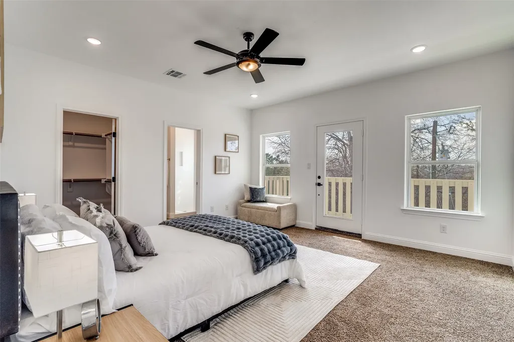 2621 Hillside Drive Granbury TX 76048