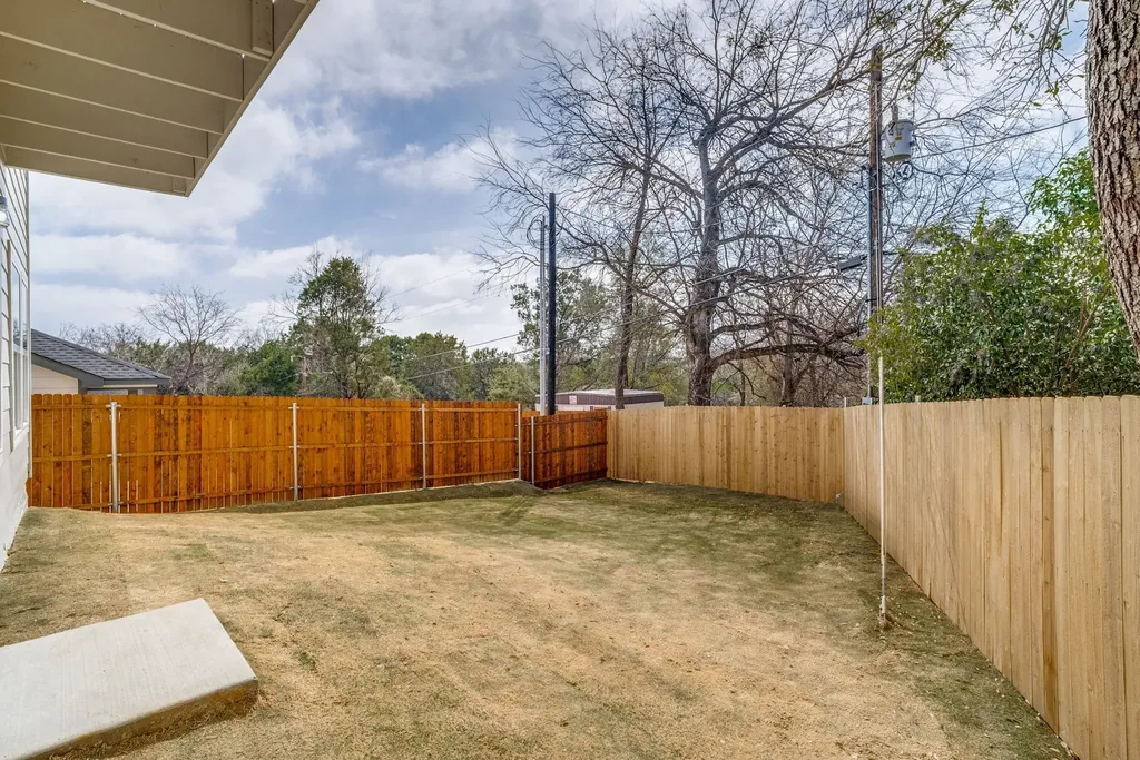 2621 Hillside Drive Granbury TX 76048