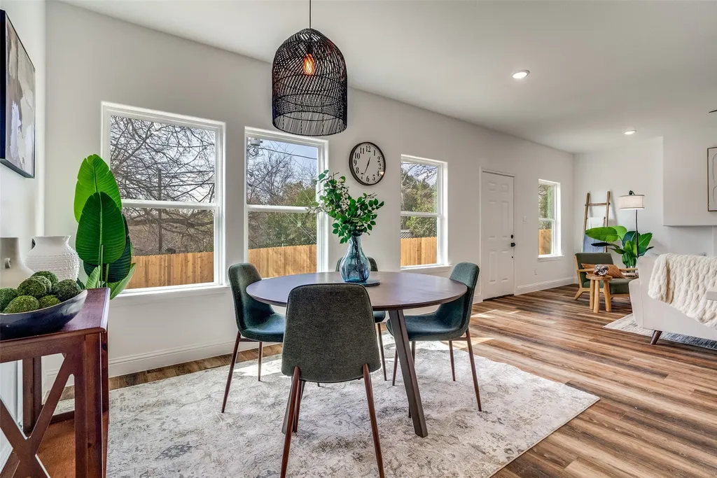 2621 Hillside Drive Granbury TX 76048