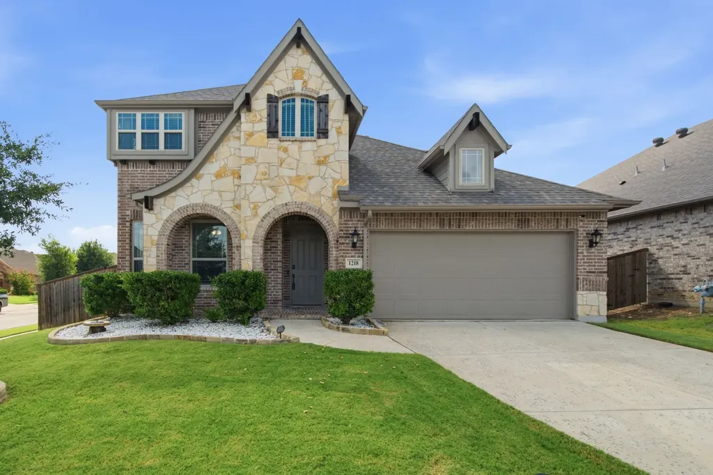1218 Misty Ridge Drive Justin TX 76247