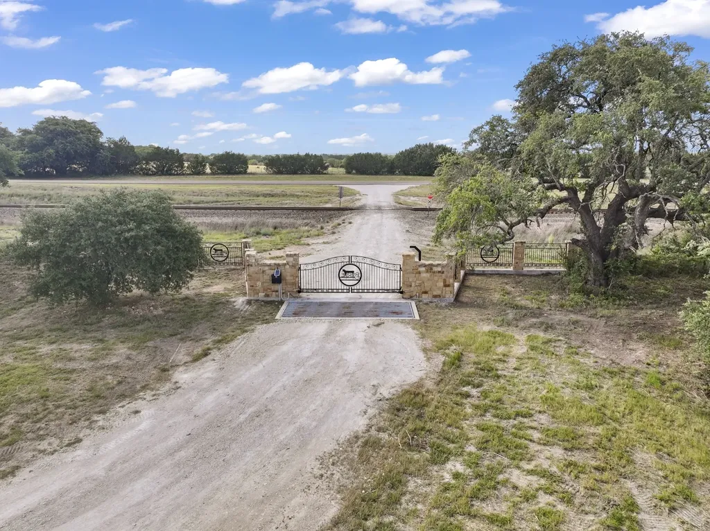 1042 Highway 174 Meridian TX 76665