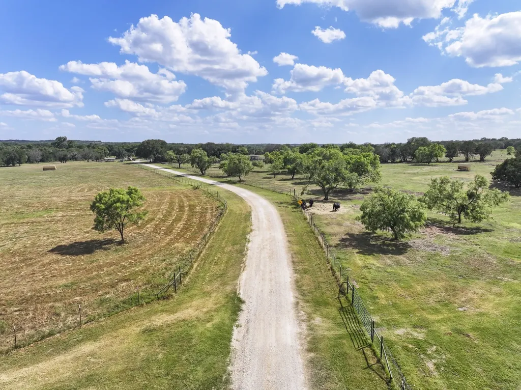 1042 Highway 174 Meridian TX 76665