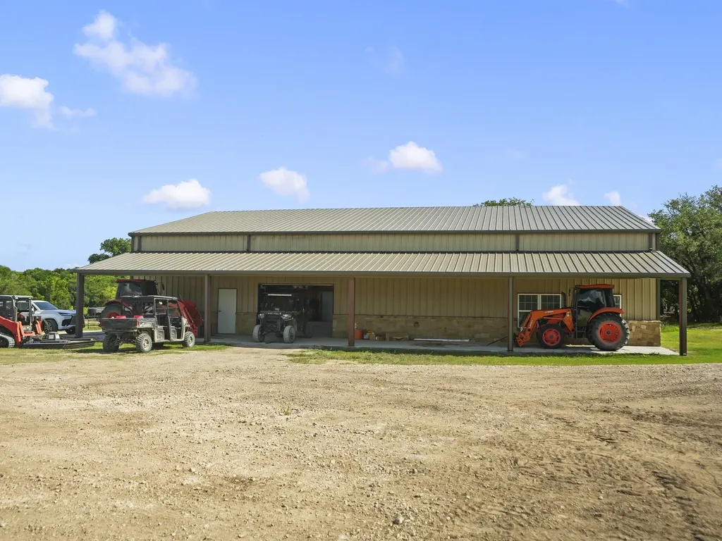 1042 Highway 174 Meridian TX 76665