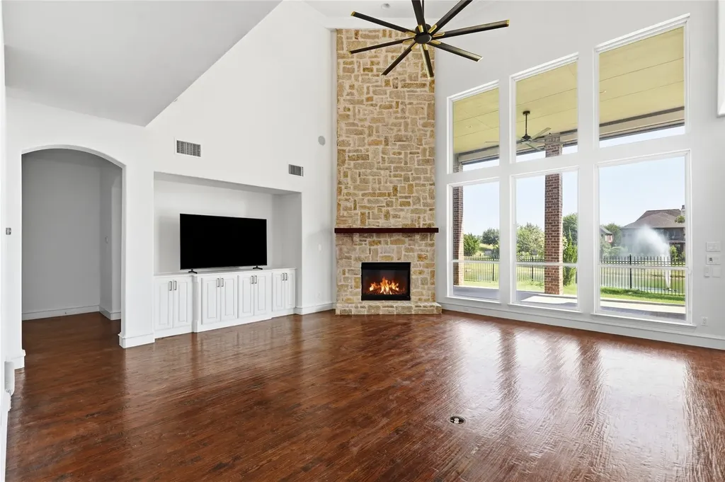 3313 Lochside The Colony TX 75056