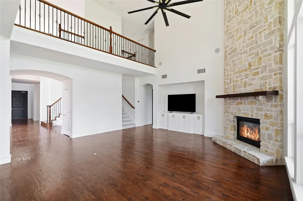 3313 Lochside The Colony TX 75056