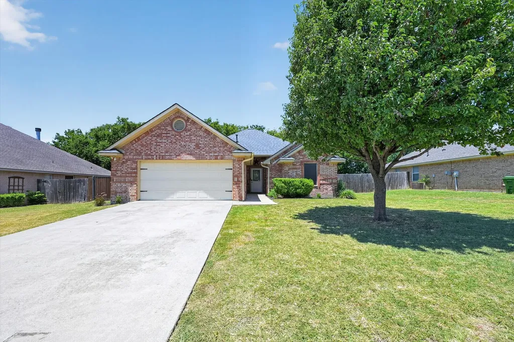 127 N Point Drive Krum TX 76249