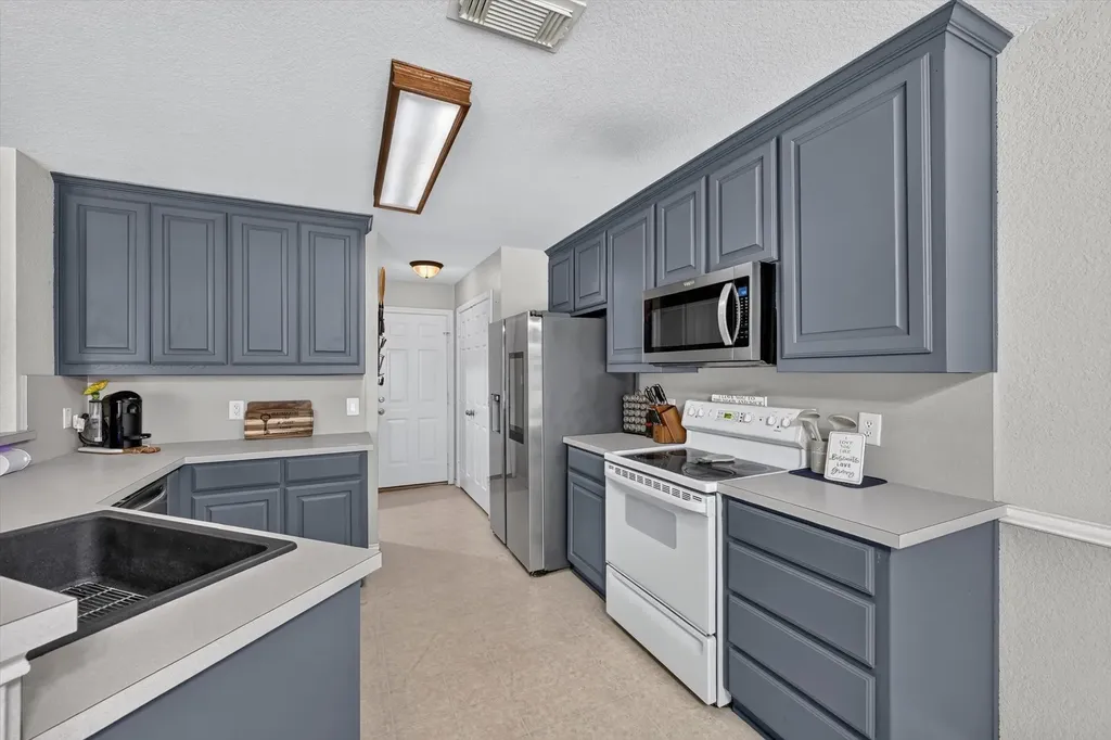 127 N Point Drive Krum TX 76249