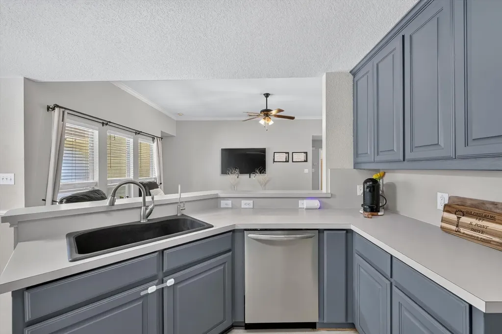 127 N Point Drive Krum TX 76249
