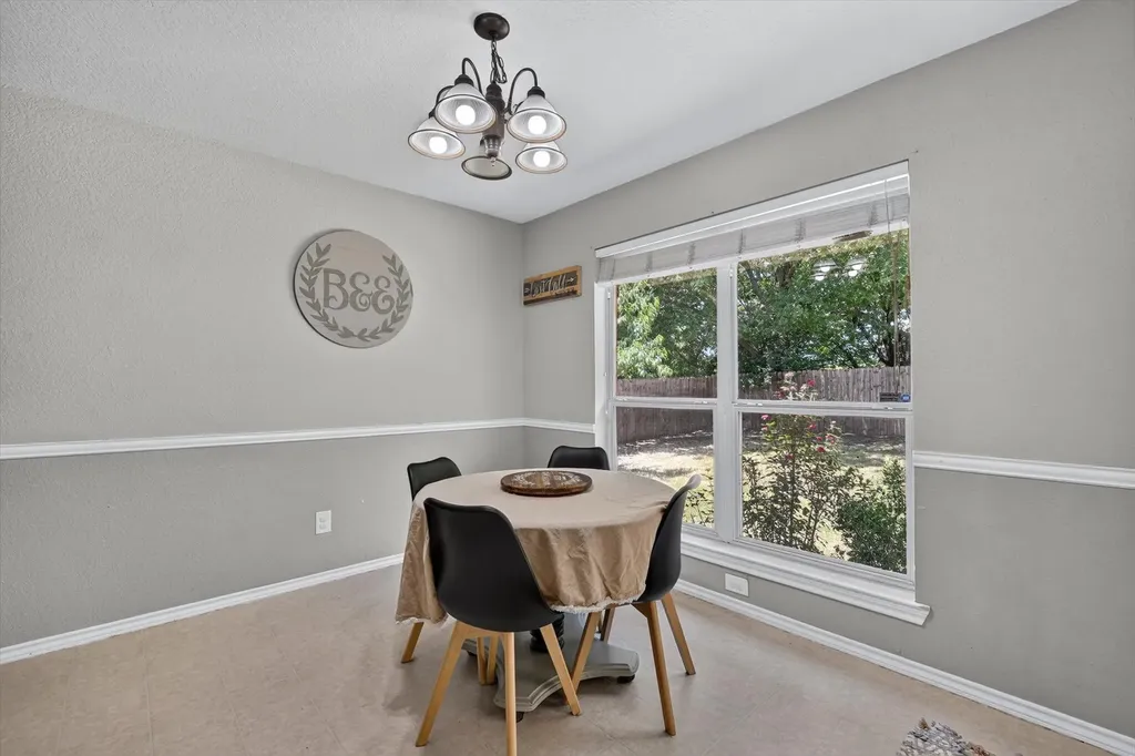 127 N Point Drive Krum TX 76249