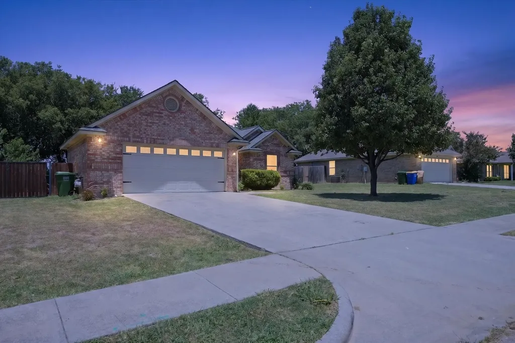 127 N Point Drive Krum TX 76249